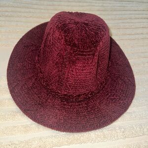 Maroon velvety hat